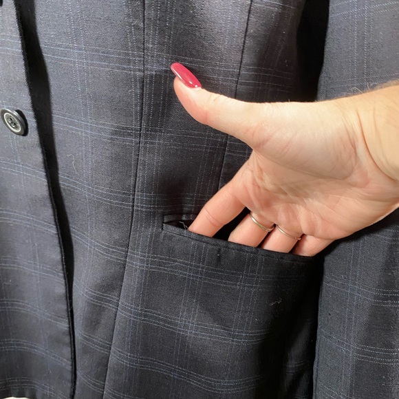 **TAKING BEST OFFER** R.J. CLASSICS PRESTIGE COLLECTION Navy 100% Wool Blazer - Picture 3 of 10